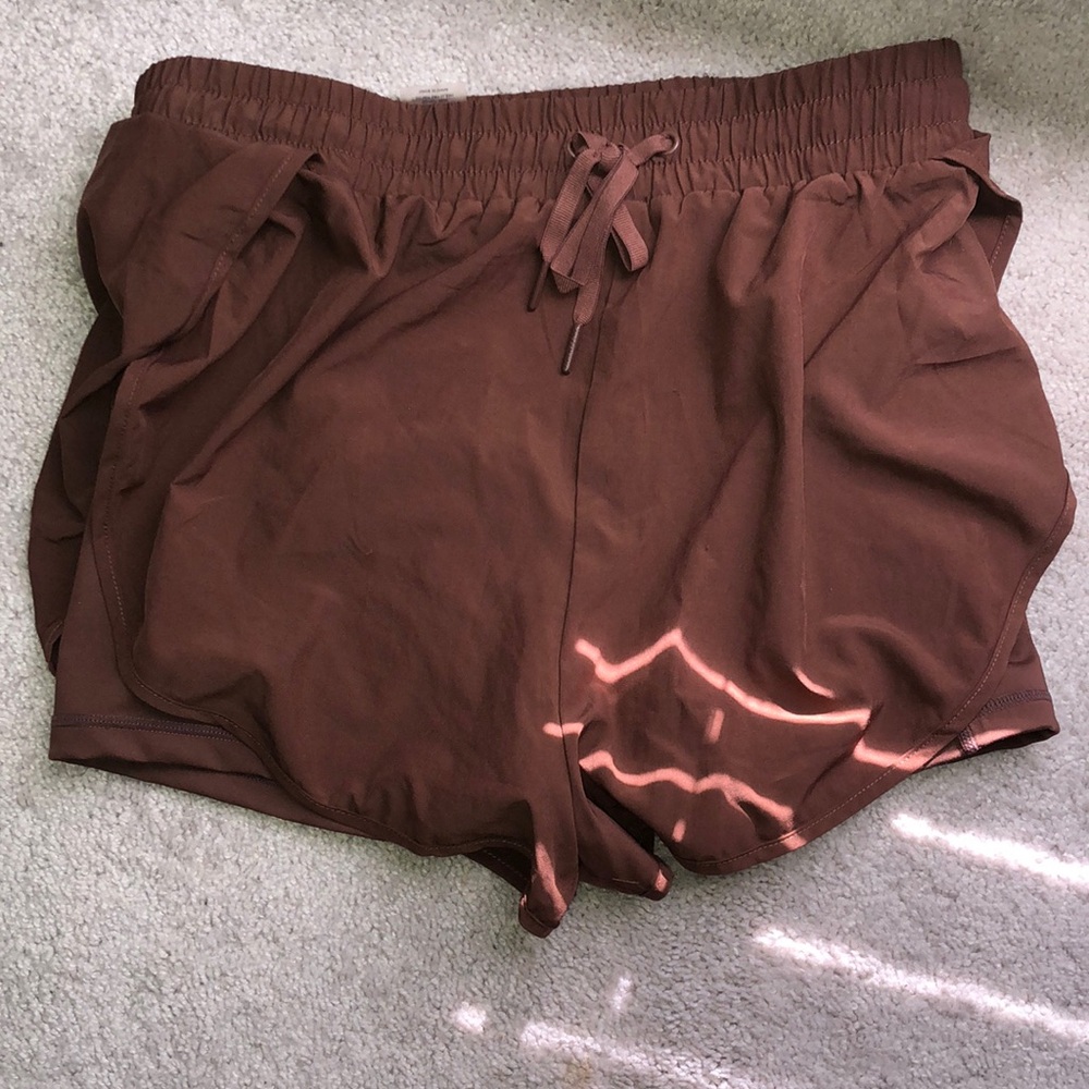Buffbunny Lifesaver Short in Mocha